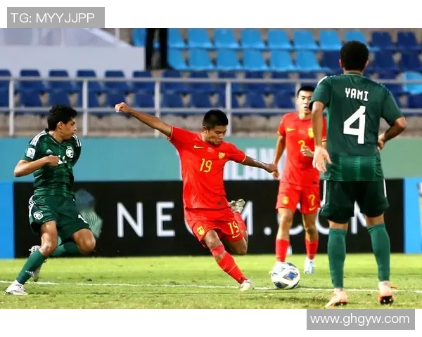 中国男足对阵沙特阿拉伯直播赛事全程回顾与精彩瞬间分析